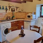 בית נופש L'oustalou - Wifi - Jardin - Campagne Villeneuve (Puy-de-Dome)
