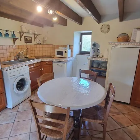 Hébergement de vacances L'oustalou - Wifi - Jardin - Campagne *